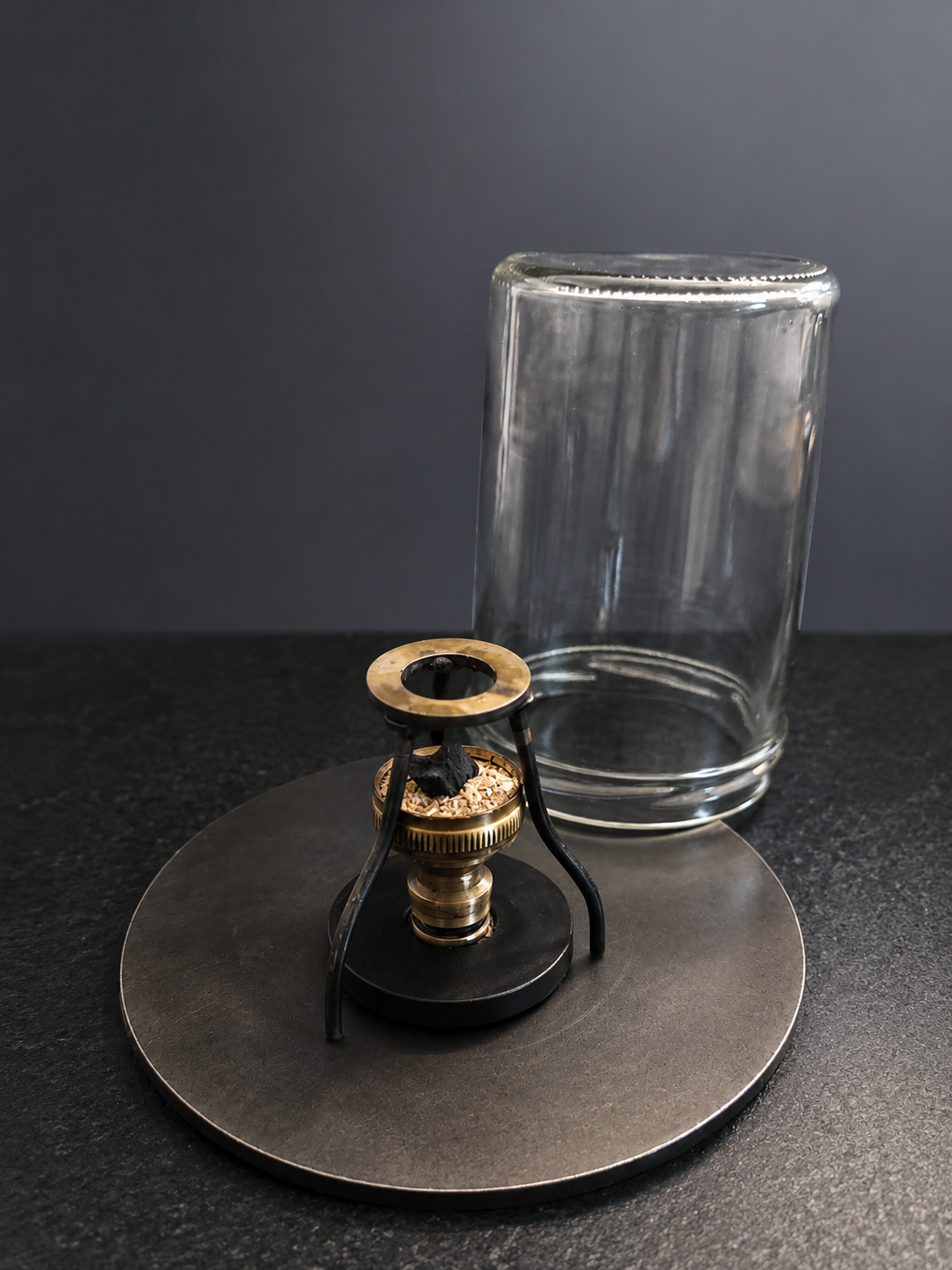 Bruma Cocktail Smoker mit Rauch unter dem Glas